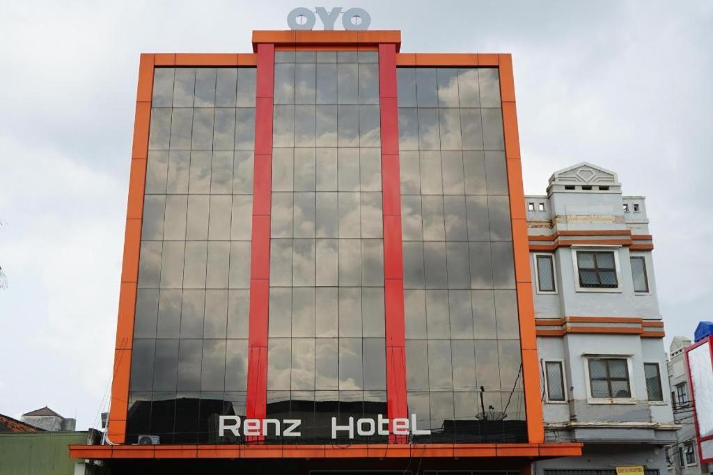 Ren'Z Hotel Pangkal Pinang Bagian luar foto